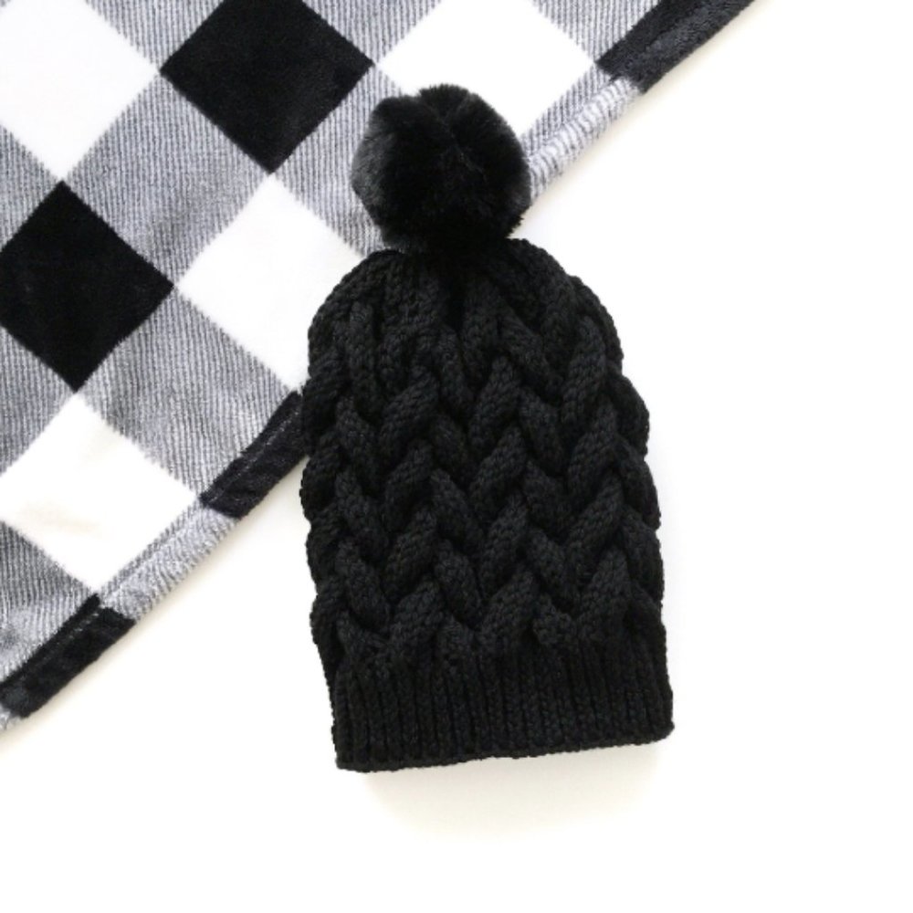 Black Knitted Beanie Hat with Pom-Pom Women Teen Girls OS Cables Winter Fall